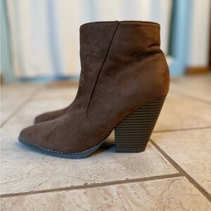 Elegant Brown Heeled Boots